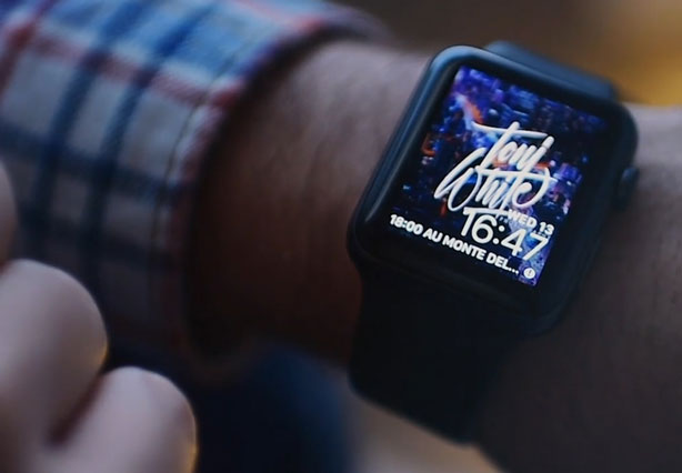 خصّص ساعة Apple Watch الخاصة بك باستخدام Photologo®