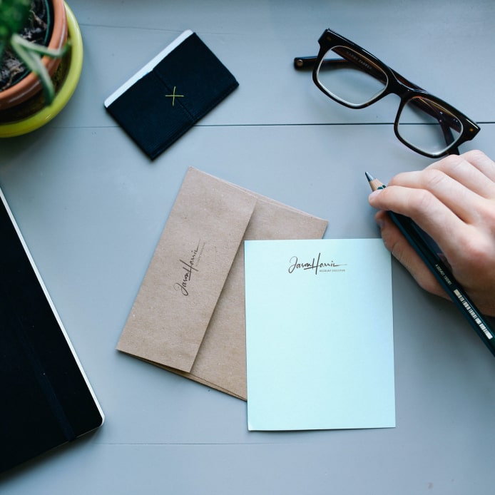 Professional using their Photologo 2