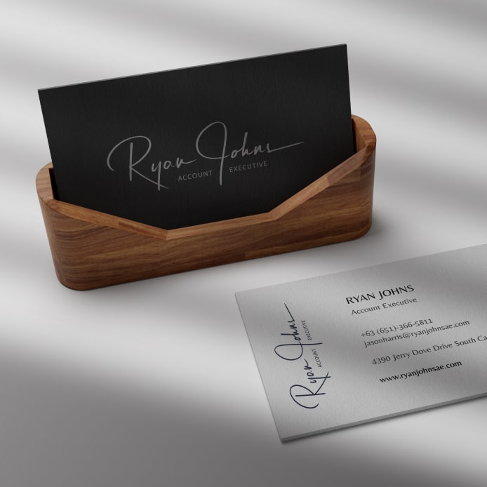 Professional using their Photologo 6